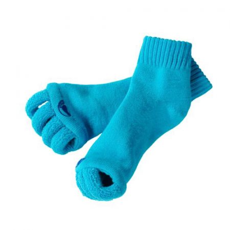 Praktische Gadget-Socken für warme Füsse bei der Pediküre
